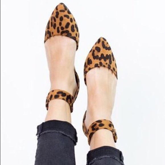LEOPARD PRINT ANKLE STRAP  FLATS - Picture 2 of 4